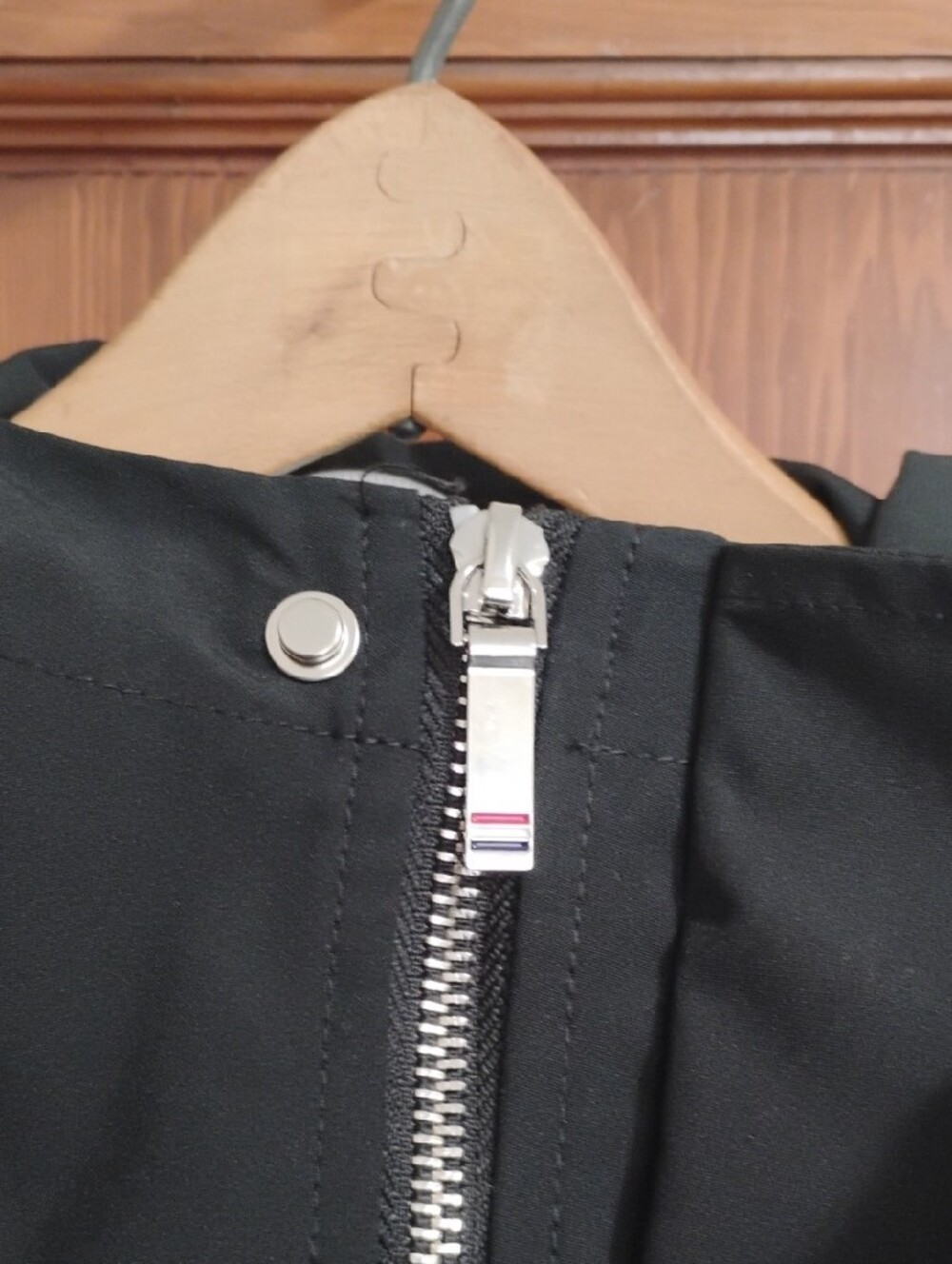 Thom Browne Size 2 Men's Black Hooded Rain Jacket with Contrast Tab - Picture 2 of 7